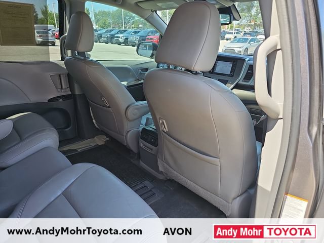 Used 2019 Toyota Sienna XLE w/ XLE Navigation Package FWD image 33