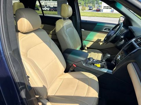 Used 2016 Ford Explorer Limited w/ Equipment Group 301A AWD/4WD image 13