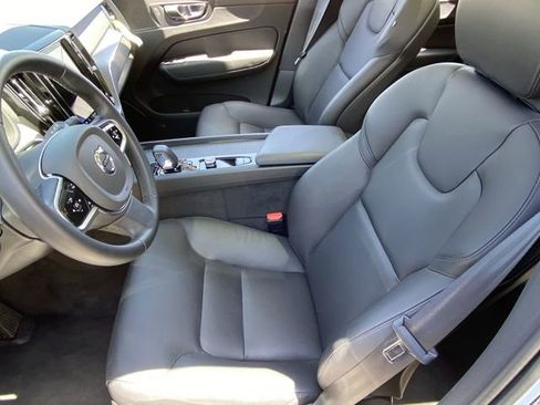 Certified 2025 Volvo XC60 T8 Plus image 19