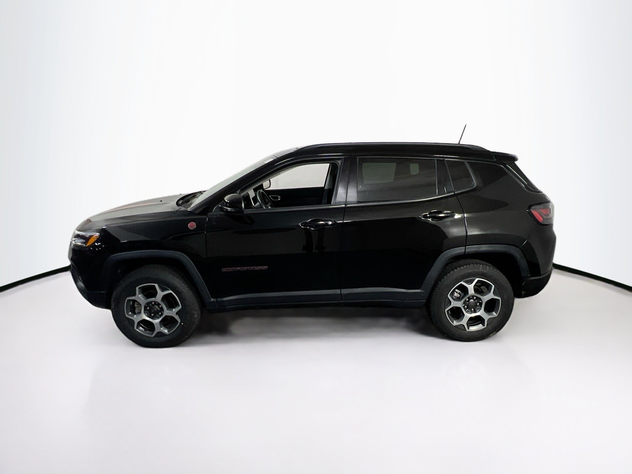 Used 2022 Jeep Compass Trailhawk w/ Trailhawk Elite Group AWD/4WD image 8