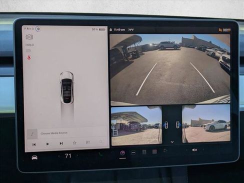 Used 2022 Tesla Model Y Long Range image 12