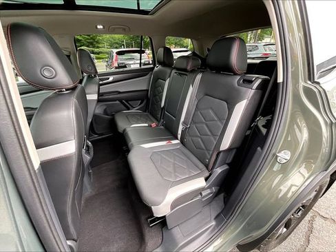 Used 2024 Volkswagen Atlas Peak Edition SE AWD/4WD image 25