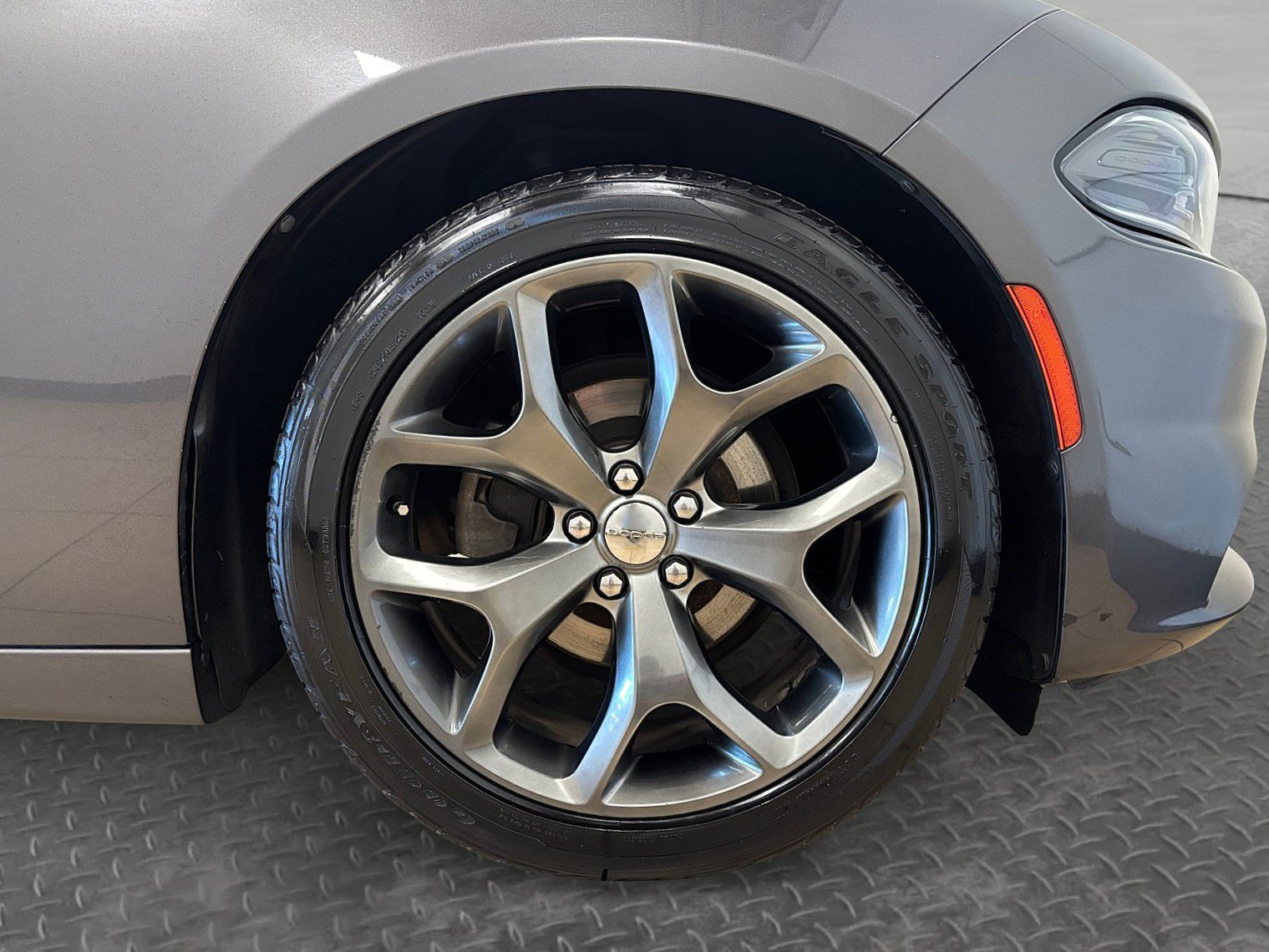Used 2015 Dodge Charger SXT RWD image 40