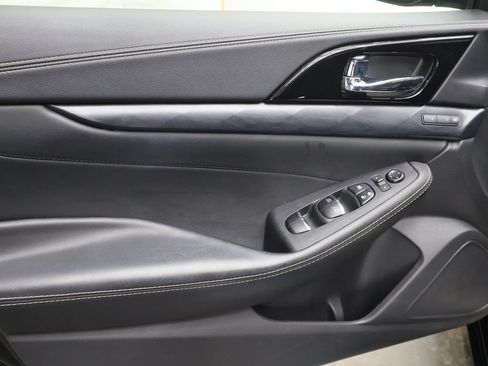 Used 2023 Nissan Maxima Platinum w/ Sport Mat Group FWD image 15