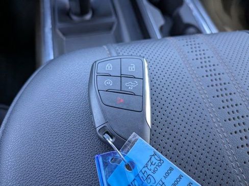 Used 2024 Chevrolet Silverado 1500 High Country w/ High Country Premium Package image 32