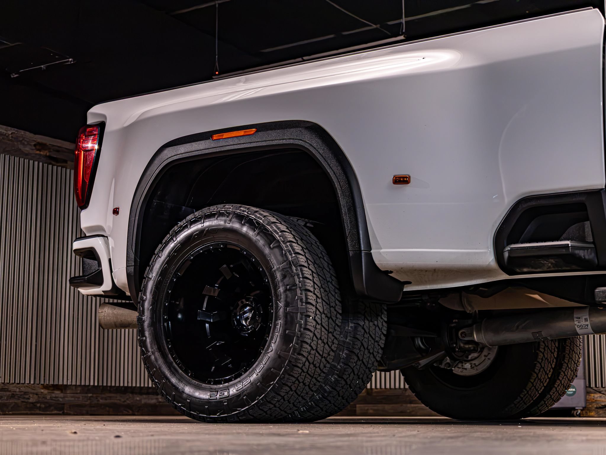 Used 2021 GMC Sierra 3500 Denali w/ Denali Ultimate Package AWD/4WD image 11