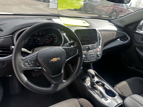 Used 2024 Chevrolet Malibu LT FWD image 5