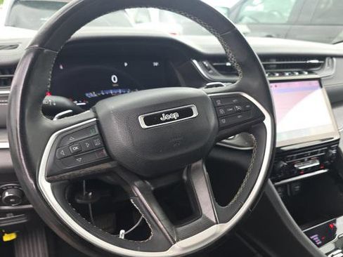 Used 2023 Jeep Grand Cherokee L Limited w/ Black Appearance Package AWD/4WD image 7