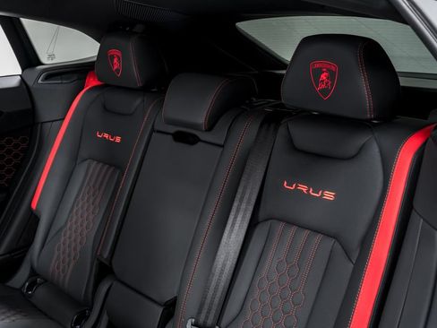 Used 2024 Lamborghini Urus Performante AWD/4WD image 33