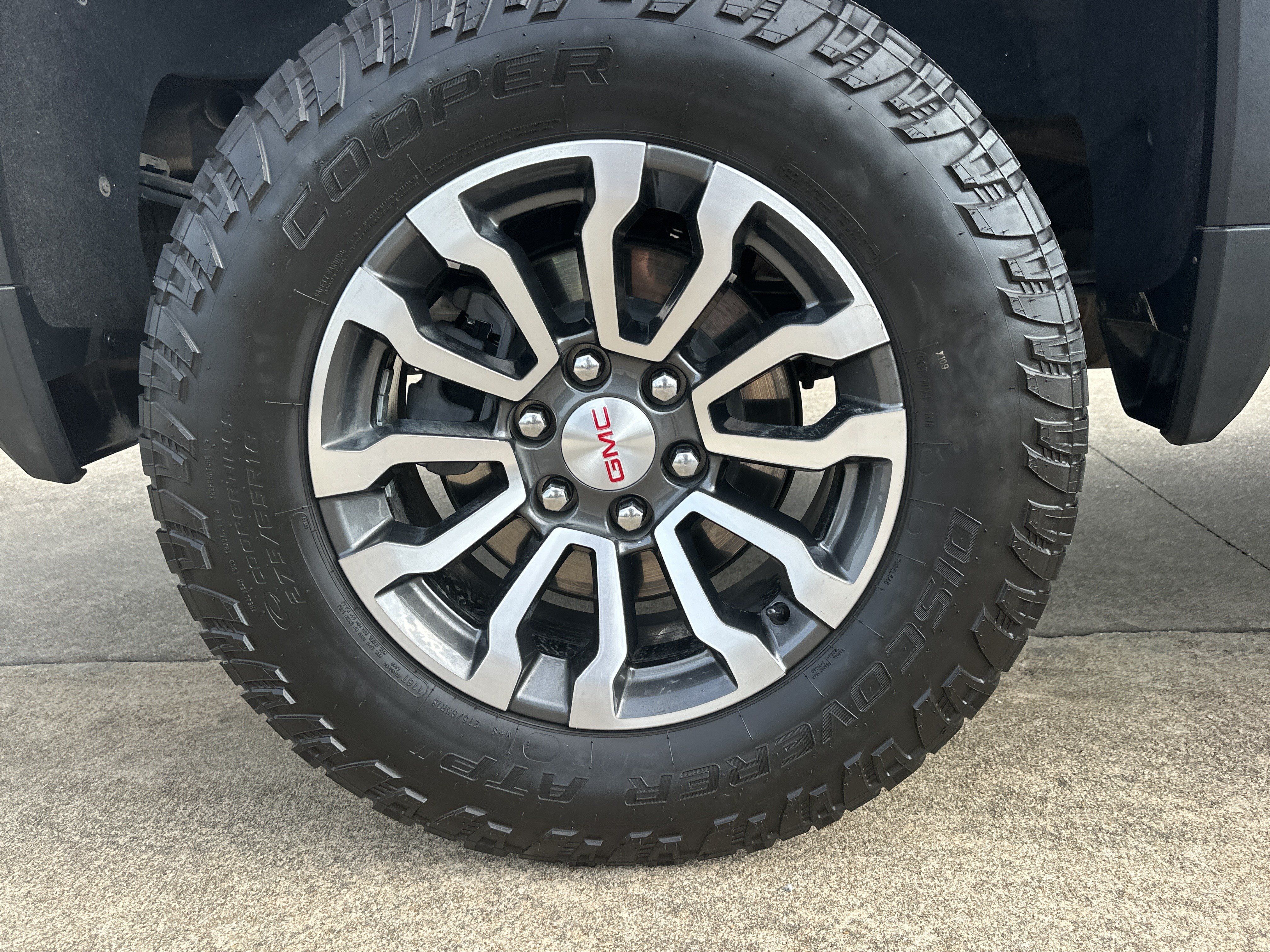 Certified 2022 GMC Sierra 1500 AT4 w/ AT4 Premium Package AWD/4WD image 18