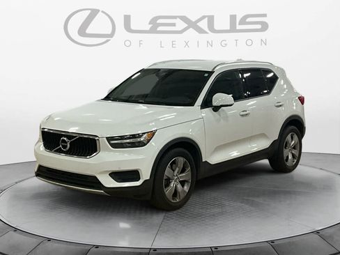 Used 2020 Volvo XC40 T5 Momentum AWD/4WD image 1