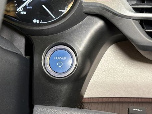 Used 2024 Toyota Sienna LE image 29