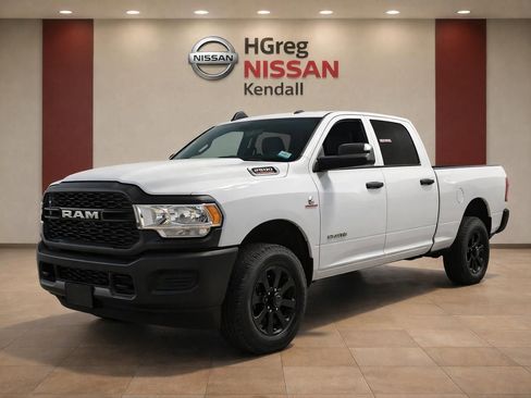 Used 2022 RAM 2500 Tradesman AWD/4WD image 3