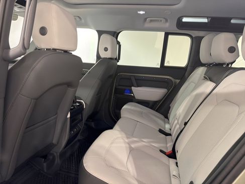 Used 2025 Land Rover Defender 110 S image 14