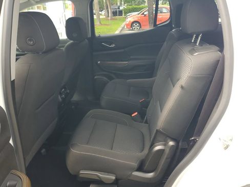 Used 2021 GMC Acadia SLE FWD image 10