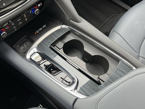 Used 2024 Buick Enclave Essence w/ Experience Buick Package image 22