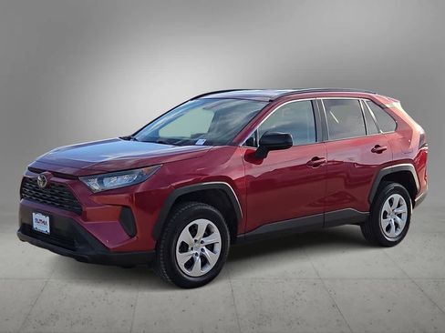 Used 2021 Toyota RAV4 LE image 4