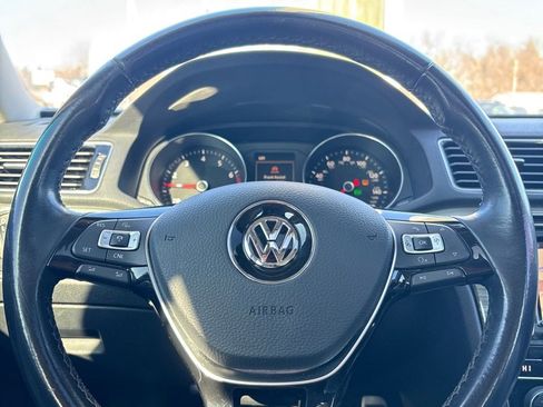 Used 2017 Volkswagen Passat 1.8T SEL Premium image 17