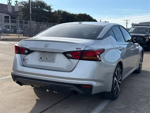 Used 2019 Nissan Altima 2.5 SR w/ SR Premium Package image 9