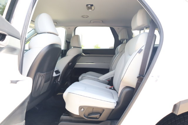 Used 2024 Hyundai Palisade SEL FWD image 21