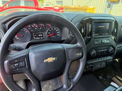 Used 2022 Chevrolet Silverado 1500 Custom image 8