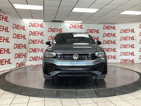 Used 2023 Volkswagen Tiguan SE R-Line FWD image 2