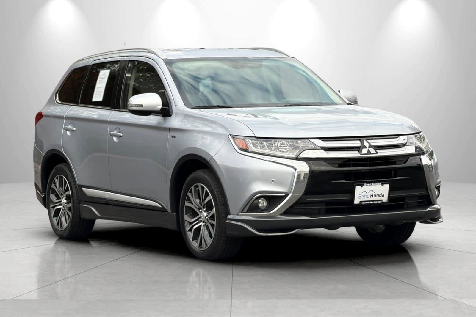 Used 2016 Mitsubishi Outlander GT AWD/4WD image 9