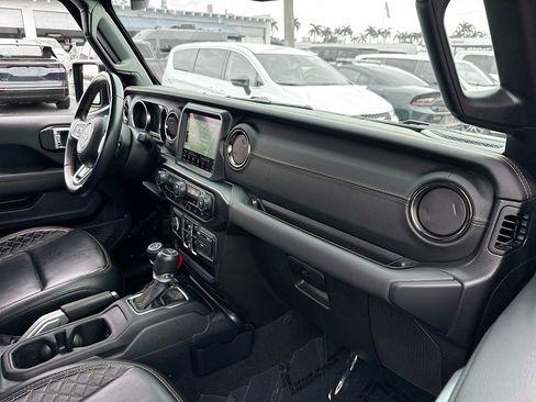 Used 2021 Jeep Gladiator Overland image 31