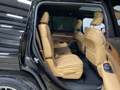 Used 2022 Jeep Grand Cherokee L Summit AWD/4WD image 32
