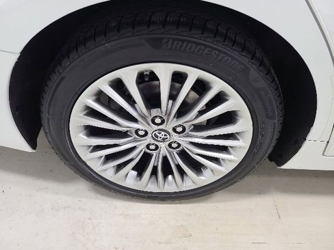Used 2019 Toyota Avalon Limited w/ Advanced Safety Package FWD image 39