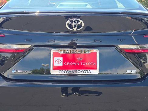 Used 2026 Toyota Camry SE FWD image 13