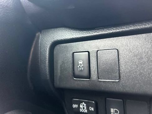 Used 2020 Toyota Tacoma SR w/ SR Convenience Package RWD image 17