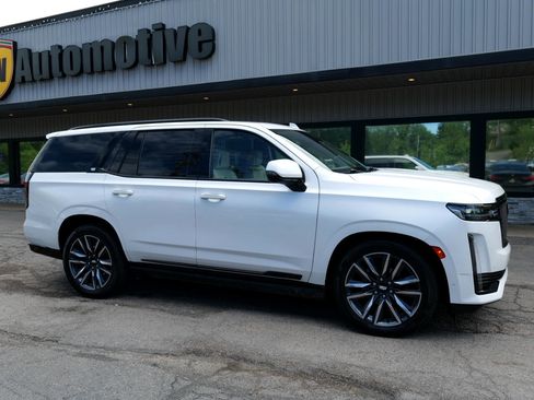 Used 2021 Cadillac Escalade Sport Platinum image 3