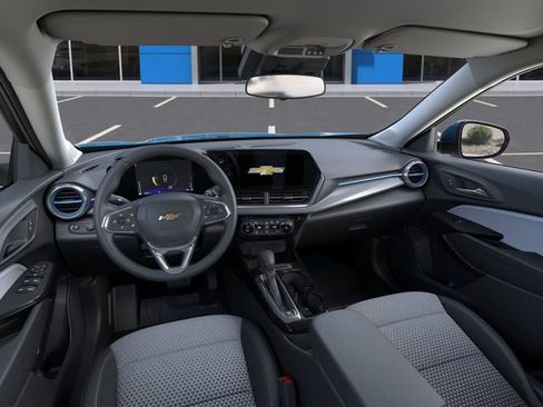 New 2026 Chevrolet Trax LT w/ LT Convenience Package FWD image 18