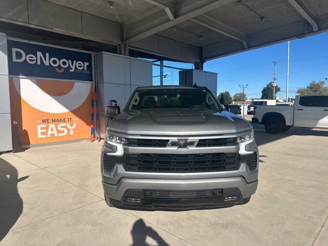 Used 2023 Chevrolet Silverado 1500 RST AWD/4WD image 3