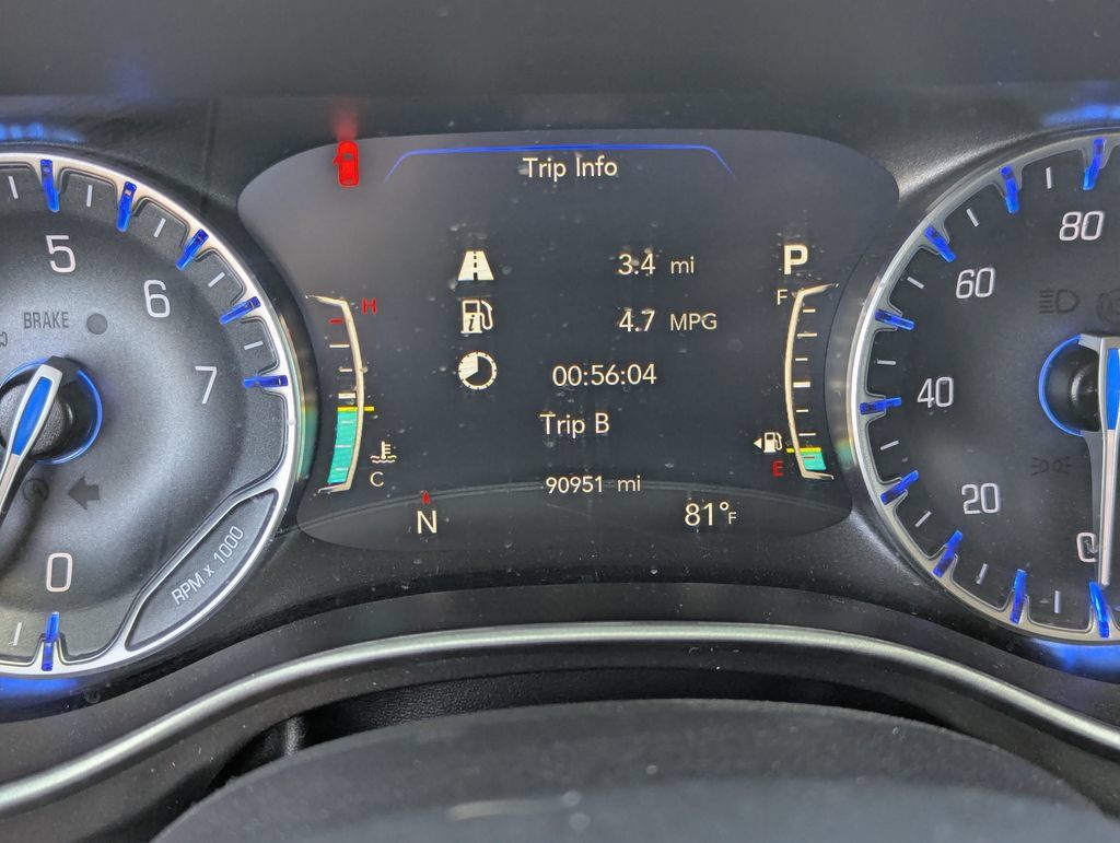 Used 2023 Chrysler Pacifica Touring-L FWD image 26