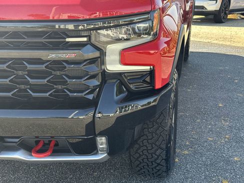 Used 2022 Chevrolet Silverado 1500 ZR2 w/ Technology Package image 6