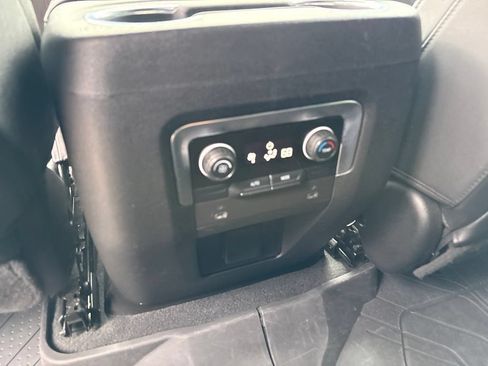 Used 2022 Chevrolet Tahoe Z71 AWD/4WD image 18