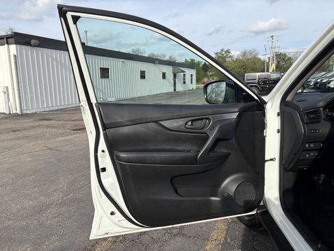 Used 2020 Nissan Rogue S AWD/4WD image 22