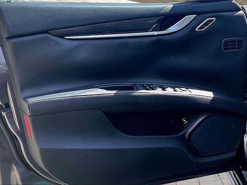 Used 2016 Maserati Ghibli RWD image 14