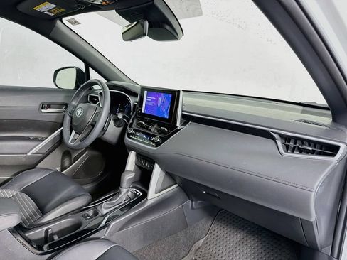 Used 2023 Toyota Corolla Cross AWD Hybrid w/ Convenience Package image 32