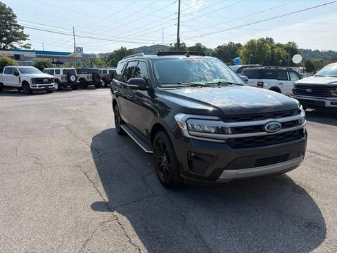 Used 2023 Ford Expedition XLT RWD image 12