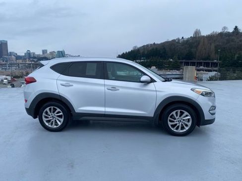 Used 2016 Hyundai Tucson SE w/ Option Group 02 image 2