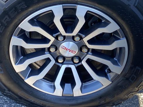Used 2020 GMC Sierra 1500 AT4 w/ AT4 Premium Package AWD/4WD image 35