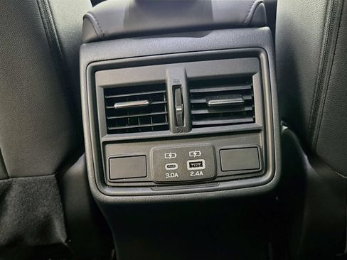 Used 2026 Subaru Outback Premium AWD/4WD image 31