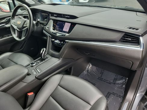 Used 2022 Cadillac XT5 Premium Luxury w/ Technology Package AWD/4WD image 11
