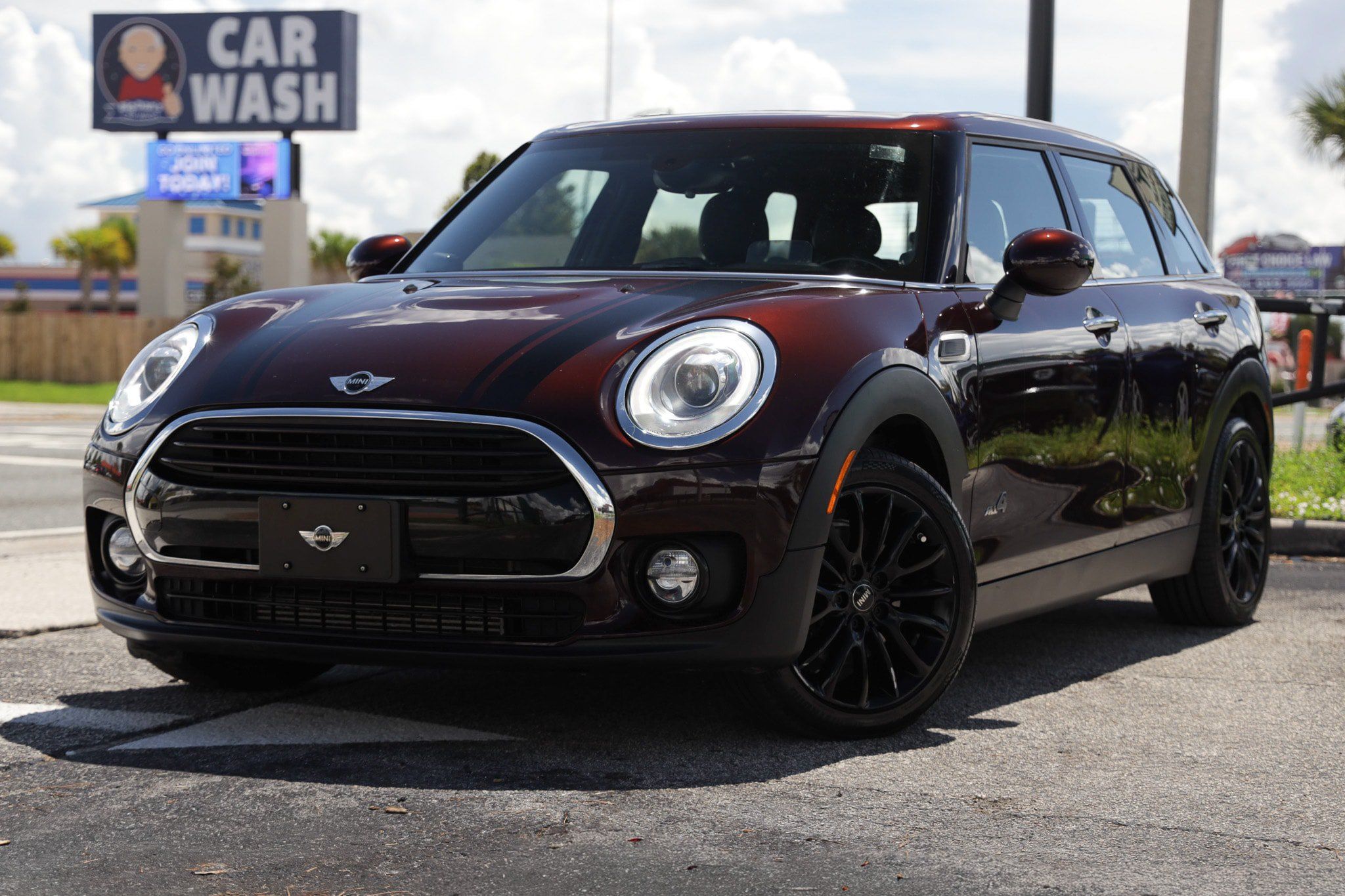 Used 2017 MINI Cooper Clubman ALL4 AWD/4WD image 1