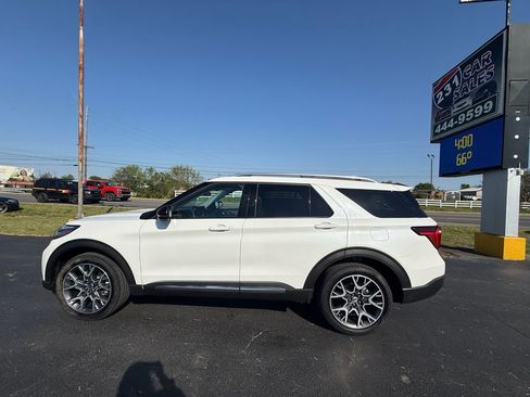 Used 2025 Ford Explorer Platinum w/ Ultimate Package image 7