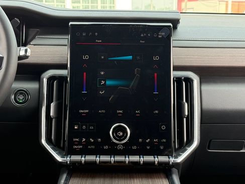 New 2026 GMC Acadia Denali AWD/4WD image 32