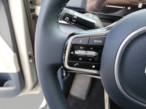 New 2026 Kia Carnival EX FWD image 25